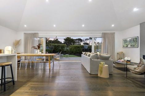 Photo of property in 10 Le Roy Terrace, Birkenhead, Auckland, 0626