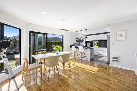 Photo of property in 4 Shankill Place, East Tamaki, Auckland, 2013