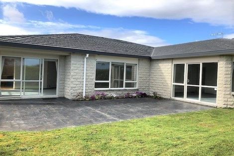 Photo of property in 20 Quadrant Heights, Paraparaumu, 5032