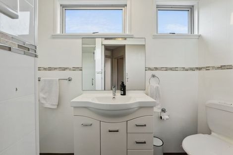 Photo of property in 27 Baring Terrace, Strandon, New Plymouth, 4312