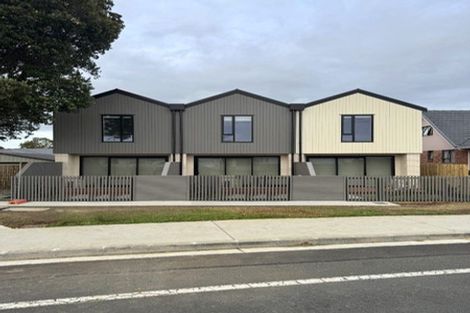 Photo of property in 2/51 Yeovil Road, Te Atatu Peninsula, Auckland, 0610