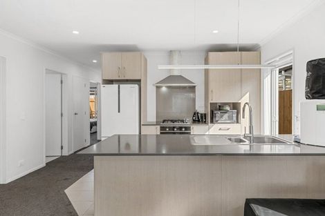 Photo of property in 18 Kutukutu Street, Takanini, 2112