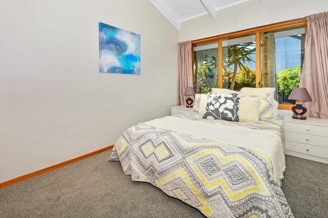 Photo of property in 7 Sandiacre Way, Browns Bay, Auckland, 0630