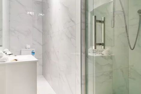 Photo of property in 5 Sunvista Avenue, Oteha, Auckland, 0632