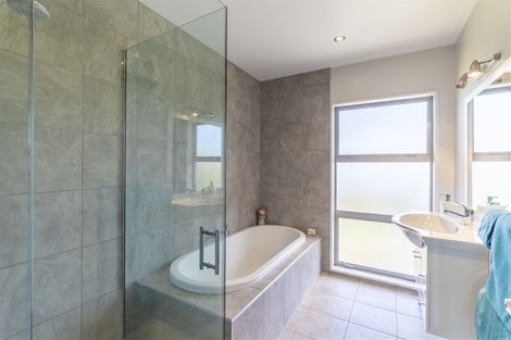 Photo of property in 21 Lookaway Place, Huntsbury, Christchurch, 8022