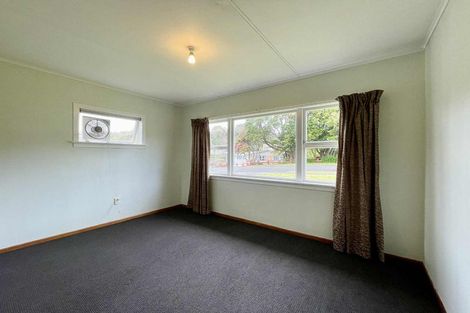 Photo of property in 15 Beaumont Crescent, Frankleigh Park, New Plymouth, 4310