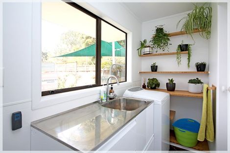 Photo of property in 214 Kawiu Road, Levin, 5510