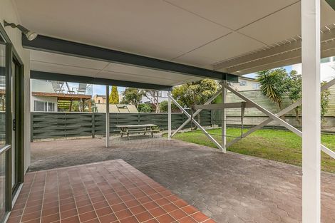 Photo of property in 2/13 Mana Esplanade, Paremata, Porirua, 5026