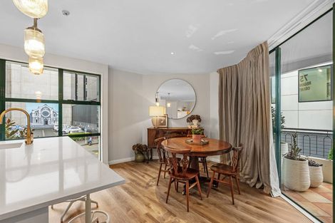 Photo of property in Regent Courts, 2/75 Gloucester Street, Christchurch Central, Christchurch, 8013