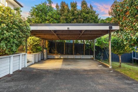 Photo of property in 1/52 Aberdeen Road, Campbells Bay, Auckland, 0620