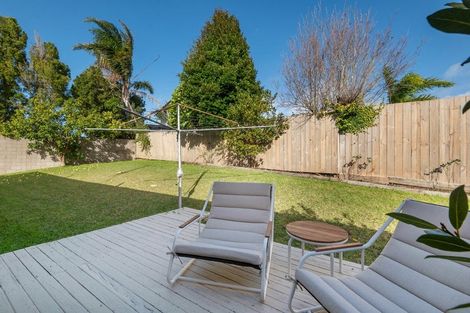 Photo of property in 4 Mosman Place, Chatswood, Auckland, 0626