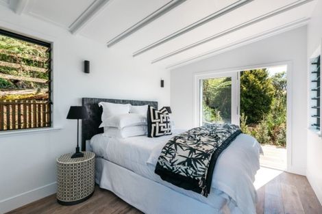 Photo of property in 31 Miro Road, Palm Beach, Waiheke Island, 1081