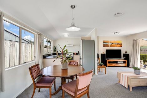 Photo of property in 21 Caulfield Place, Nawton, Hamilton, 3200