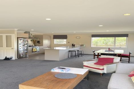 Photo of property in 5 Gifford Grove, Churton Park, Wellington, 6037