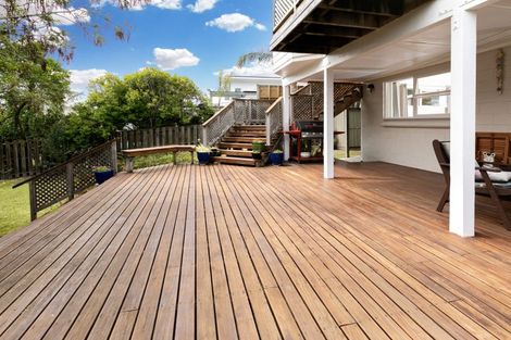 Photo of property in 10 Rock Isle Road, Torbay, Auckland, 0630