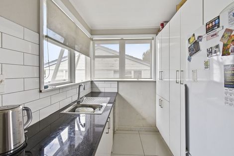 Photo of property in 16 Courtenay Crescent, Mangere East, Auckland, 2024