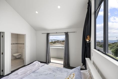 Photo of property in 62 Stanmore Bay Road, Stanmore Bay, Whangaparaoa, 0932