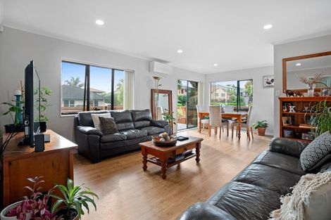 Photo of property in 9 Tom Keven Way, Pukekohe, 2120