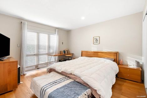 Photo of property in 1/2 Stoneleigh Court, Sunnynook, Auckland, 0632