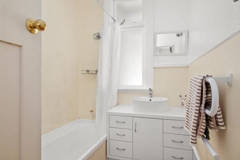 Photo of property in 30 Branxholm Street, Roxburgh, 9500