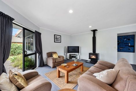 Photo of property in 21 Waiwherowhero Drive, St Andrews, Hamilton, 3200