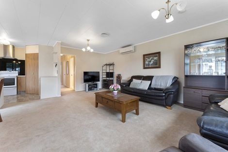 Photo of property in 2/7 Mahoe Street, Strandon, New Plymouth, 4312