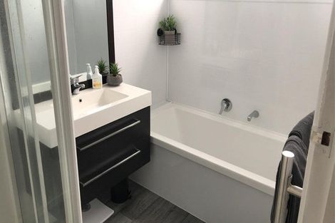 Photo of property in 28 Bickerstaffe Road, Maungaturoto, 0520