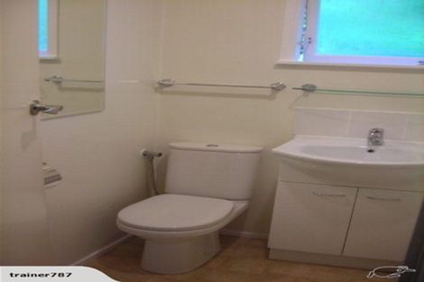 Photo of property in 2/30 Diana Drive, Glenfield, Auckland, 0627