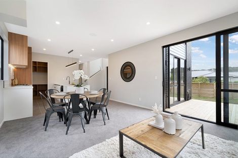 Photo of property in 19 Paihere Street, Huapai, Kumeu, 0810