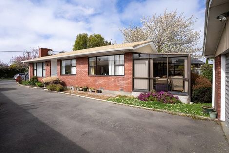 Photo of property in 33 Martbern Crescent, Bishopdale, Christchurch, 8053