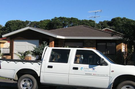 Photo of property in 2/12 Elizabeth Street, Orewa, 0931