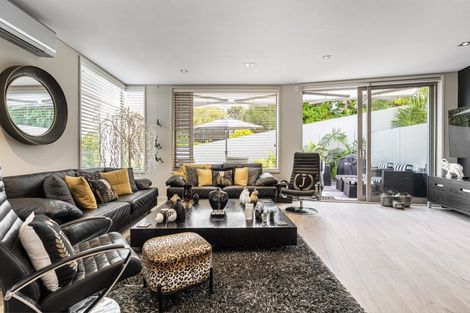 Photo of property in Montrose Villas, 441h Beach Road, Mairangi Bay, Auckland, 0630