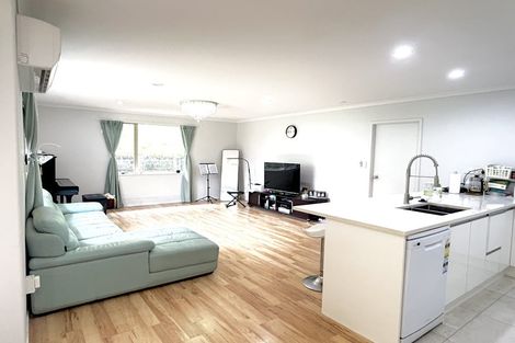 Photo of property in 7 Fernbank Lane, Greenhithe, Auckland, 0632