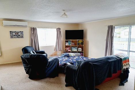 Photo of property in 1 Weymouth Grove, Wainuiomata, Lower Hutt, 5014
