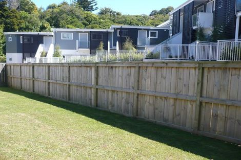 Photo of property in 201a Newlands Road, Newlands, Wellington, 6037