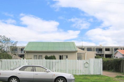 Photo of property in 30 Pitau Road, Mount Maunganui, 3116