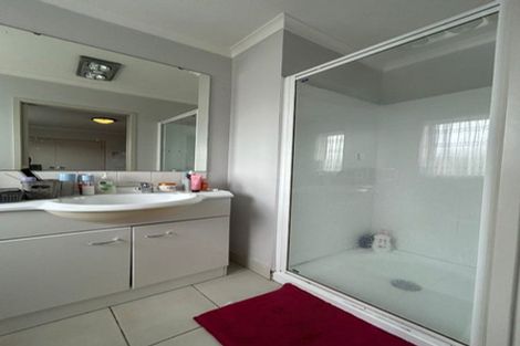 Photo of property in 5 Fitchburg Place, Mangere, Auckland, 2022