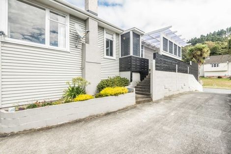 Photo of property in 24 Franklyn Road, Tawa, Wellington, 5028