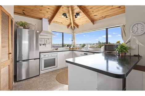 Photo of property in 195 Fairway Drive, Te Kamo, Kamo, 0112