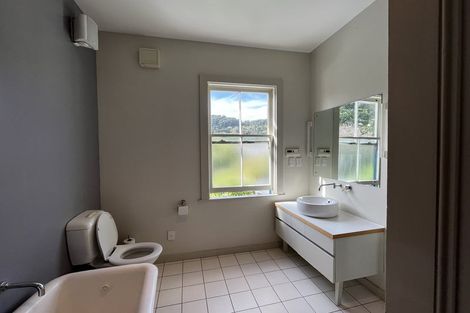 Photo of property in 14 Edge Hill, Mount Victoria, Wellington, 6011