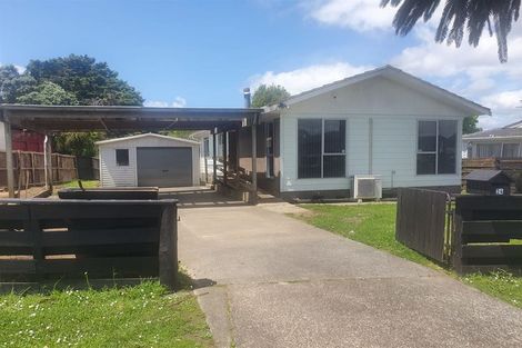 Photo of property in 24 Becker Drive, Weymouth, Auckland, 2103