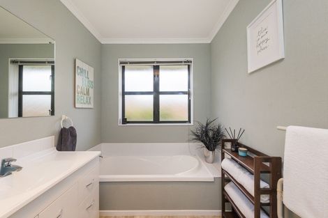 Photo of property in 60 Branigan Parade, Kelvin Grove, Palmerston North, 4414