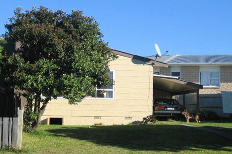 Photo of property in 10-10a Simcox Street, Otaki Beach, Otaki, 5512