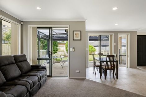 Photo of property in 2 Maara Close, Papamoa Beach, Papamoa, 3118