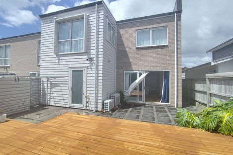 Photo of property in 3 Ambar Ridge Avenue, Massey, Auckland, 0614