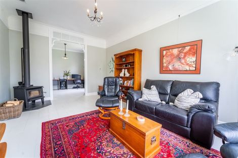 Photo of property in 43 Rhodes Street, Waimate, 7924