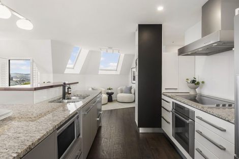 Photo of property in 1/25 Thane Road, Roseneath, Wellington, 6011