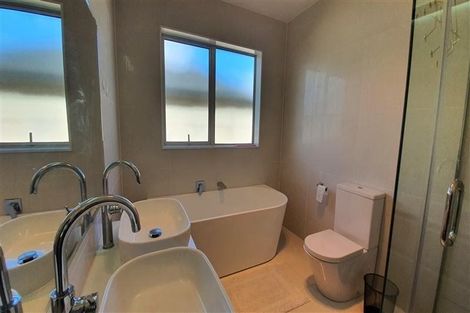 Photo of property in 14 Paso Fino Crescent, Karaka, Papakura, 2113