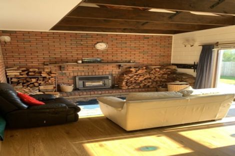 Photo of property in 56 Archibald Road, Kelston, Auckland, 0602