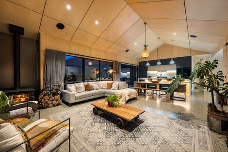 Photo of property in 37 Pendeen Crescent, Jacks Point, Queenstown, 9371